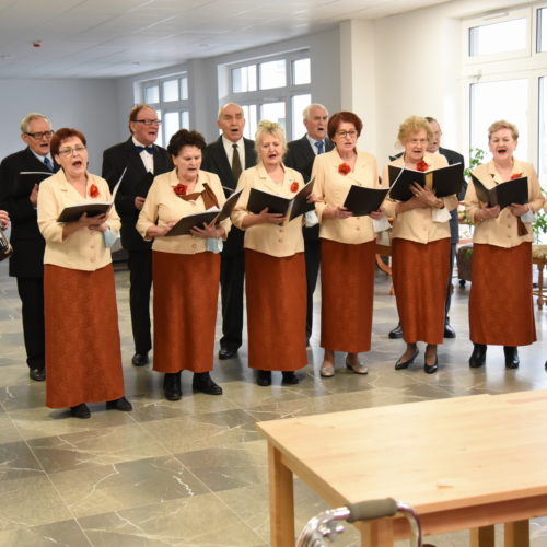 Chór „Pojezierze” zaśpiewał w Caritas Ełk