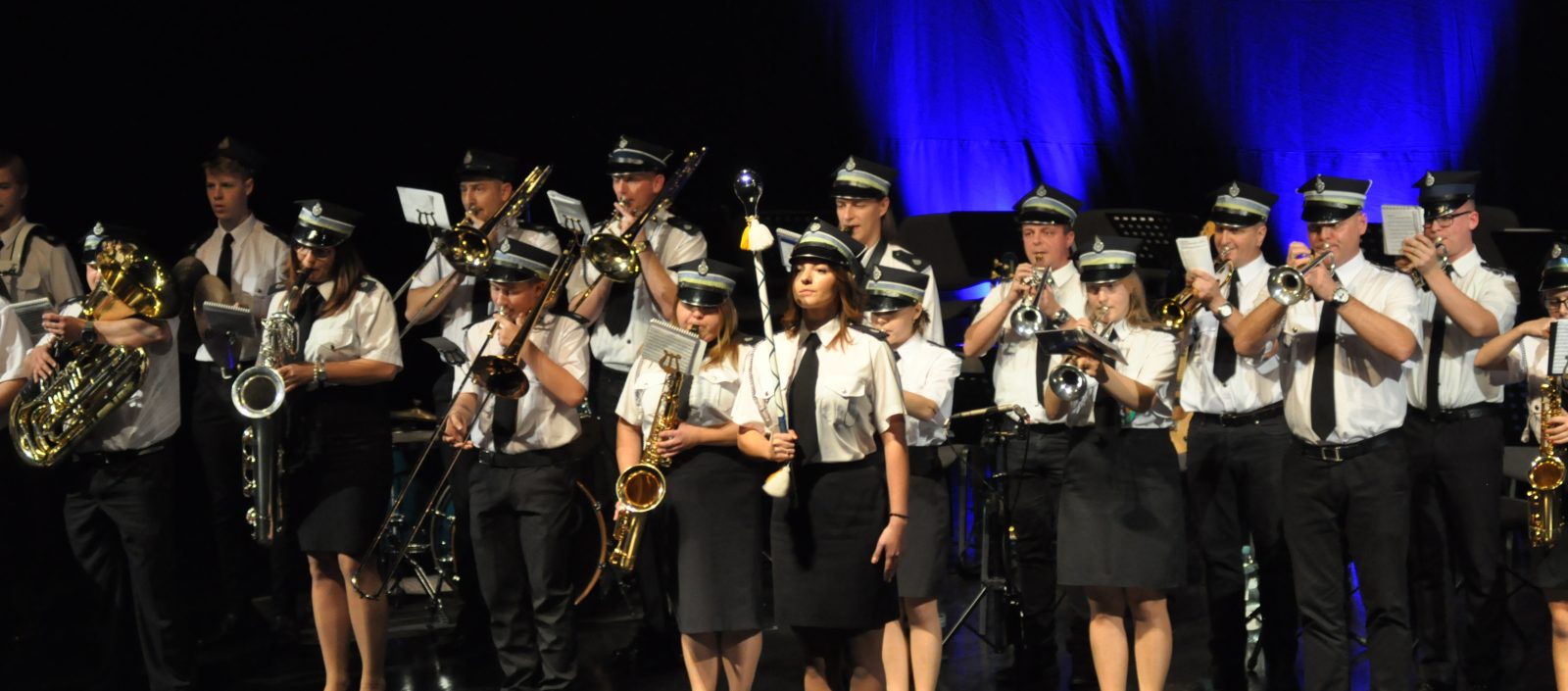 Gościnnie: Jerzy Karwowski Zimowy koncert Miejskiej Orkiestry Dętej