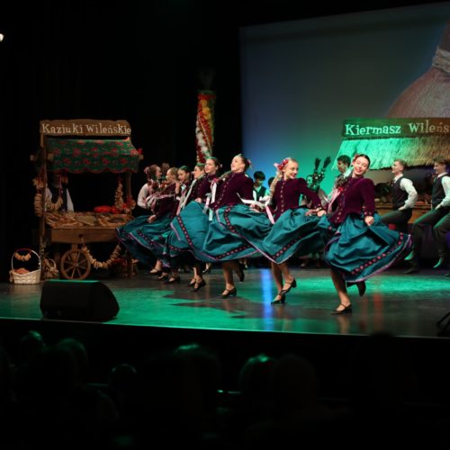 Fotorelacja z występu Zespołu Tańca Ludowego „Perła” i Kapeli Kawalerów Podwileńskich z Litwy